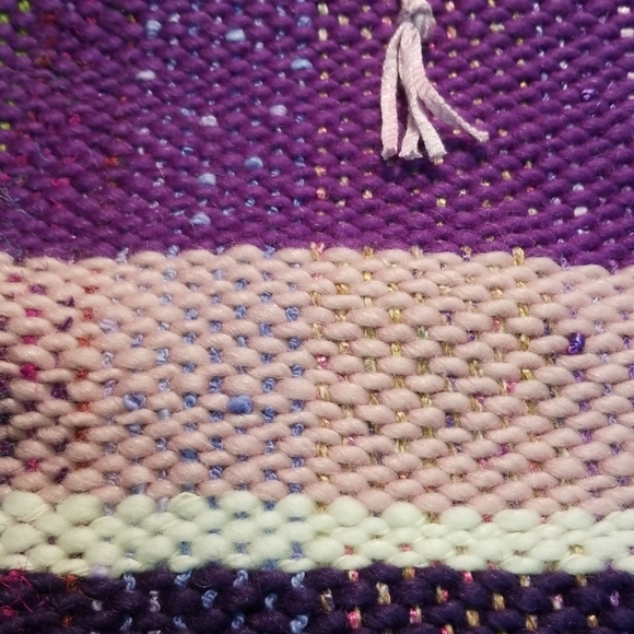 Hand woven large scarf - Picture 4 of 4